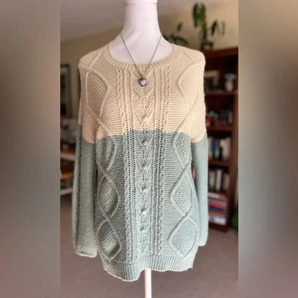 Teenie Weenie Sweaters - Teenie Weenie Crewneck Sweater | Size Medium